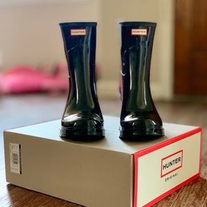 Hunter Black Gloss Wedge Rain Boot - Women